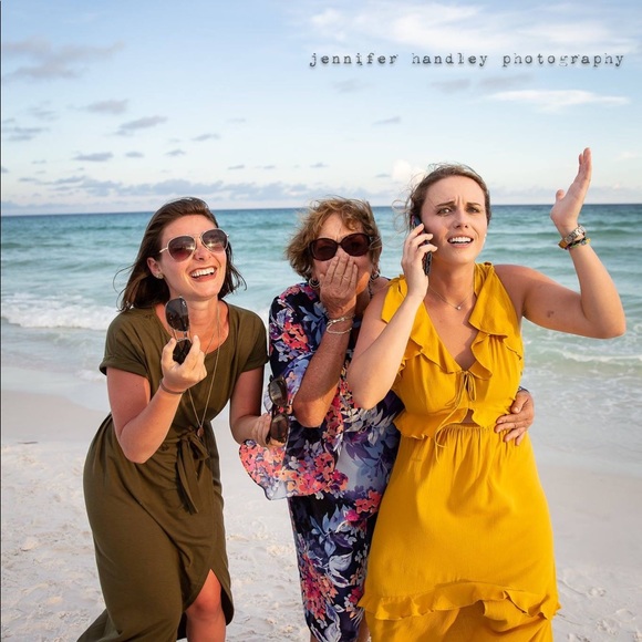 Gorgeous yellow Express maxi dress - Picture 3 of 5